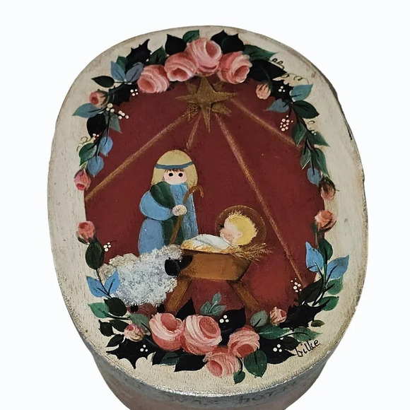 Hand Painted Artist Signed Oval Shaker Box Nativity Scene 6" x 4.75" - Picture 4 of 14